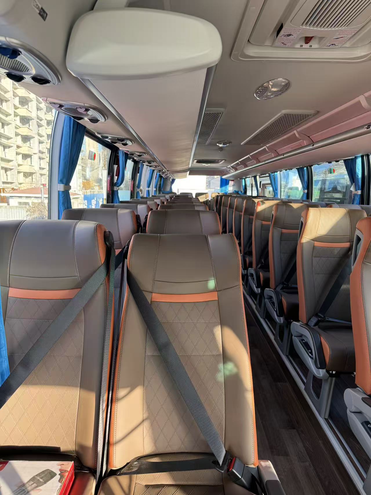 众悦汽车服务公司汽车内饰图